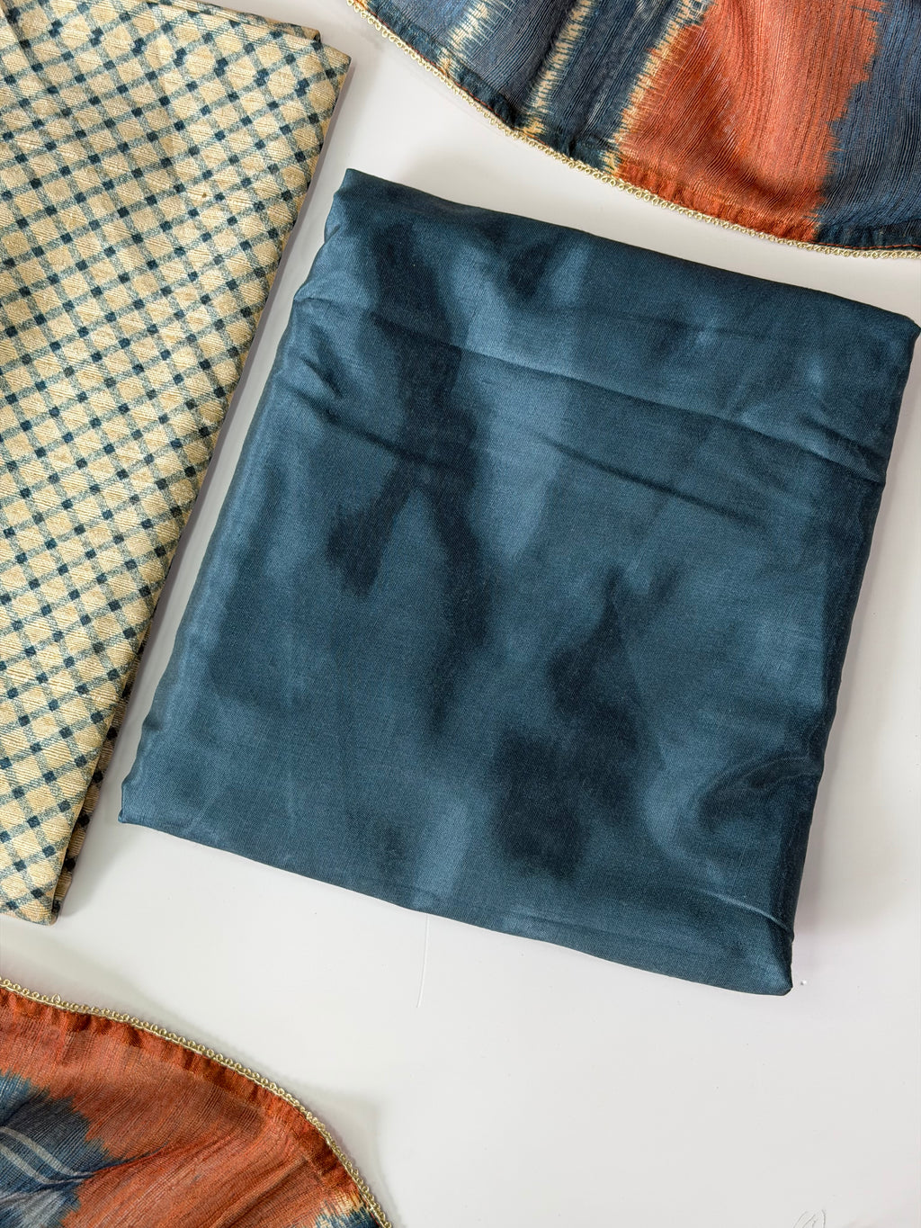 Geometric TUSSAR unstitched suit