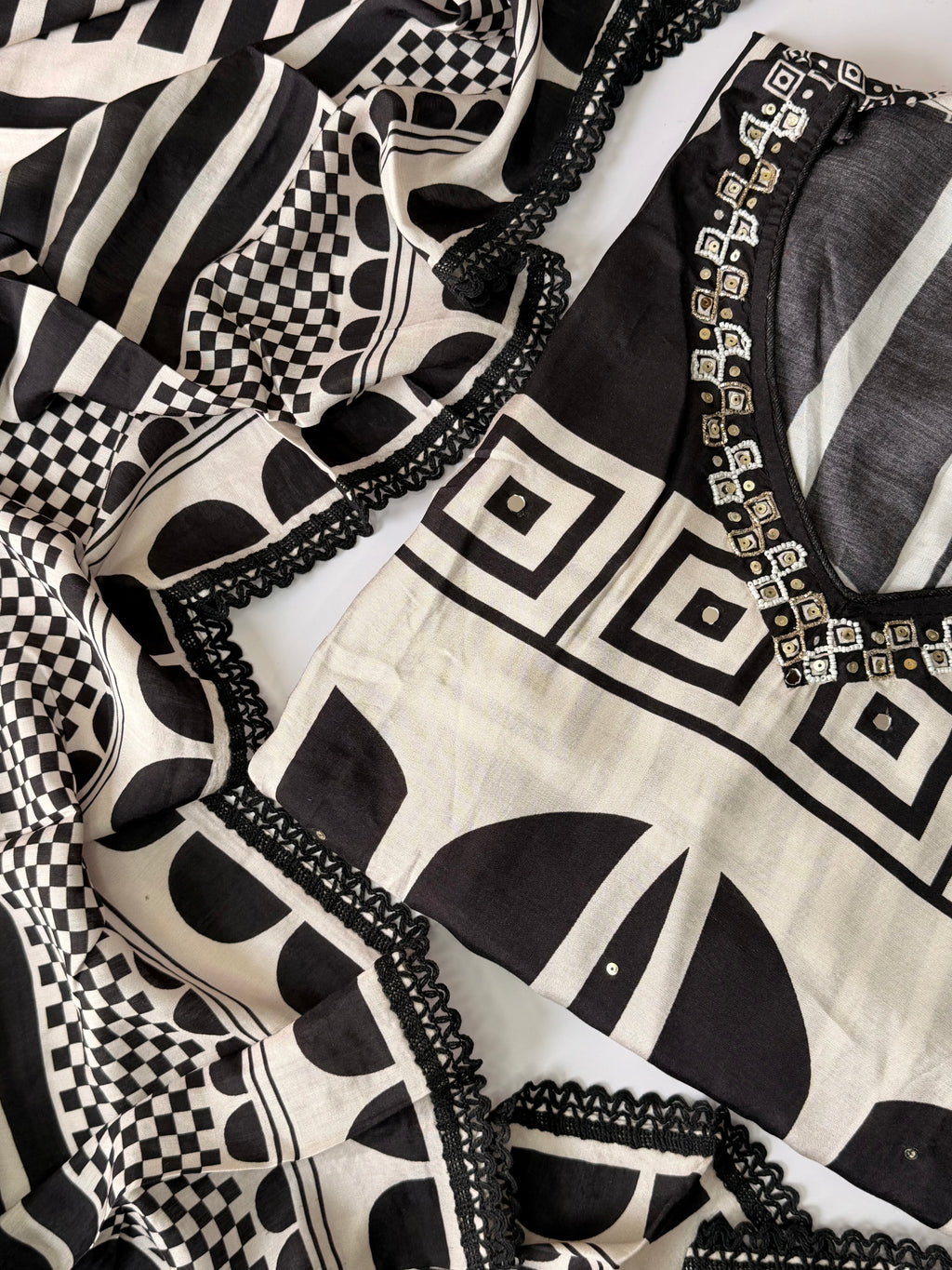 Monochrome modal unstitched suit