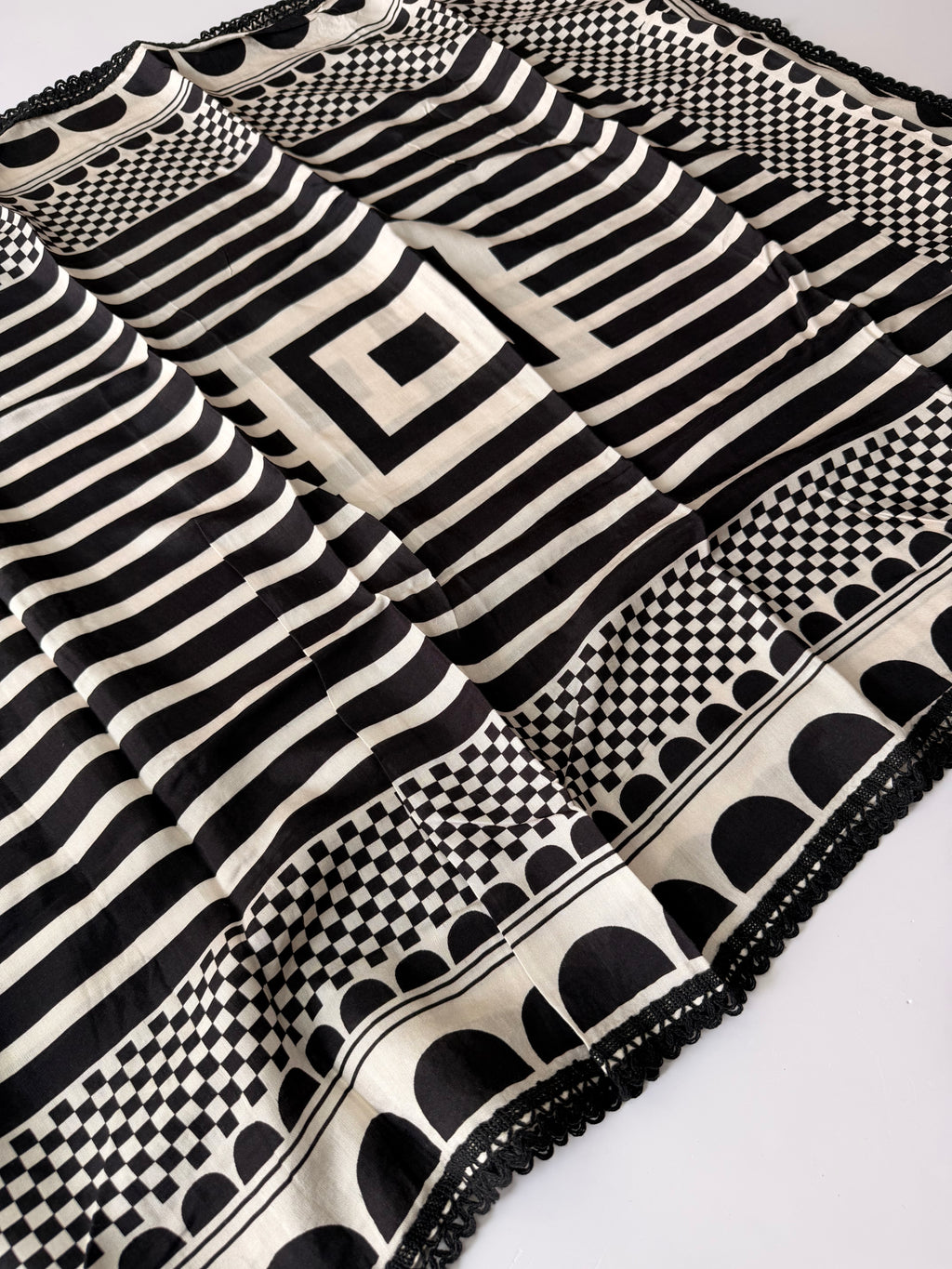 Monochrome modal unstitched suit