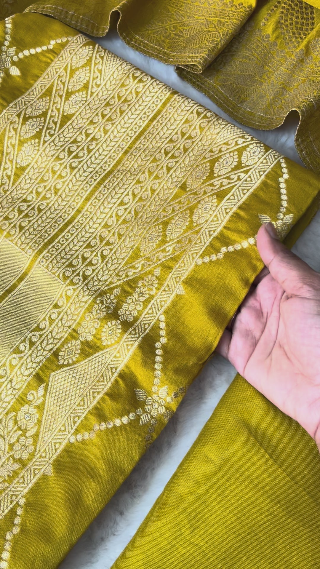#Color_Yellow